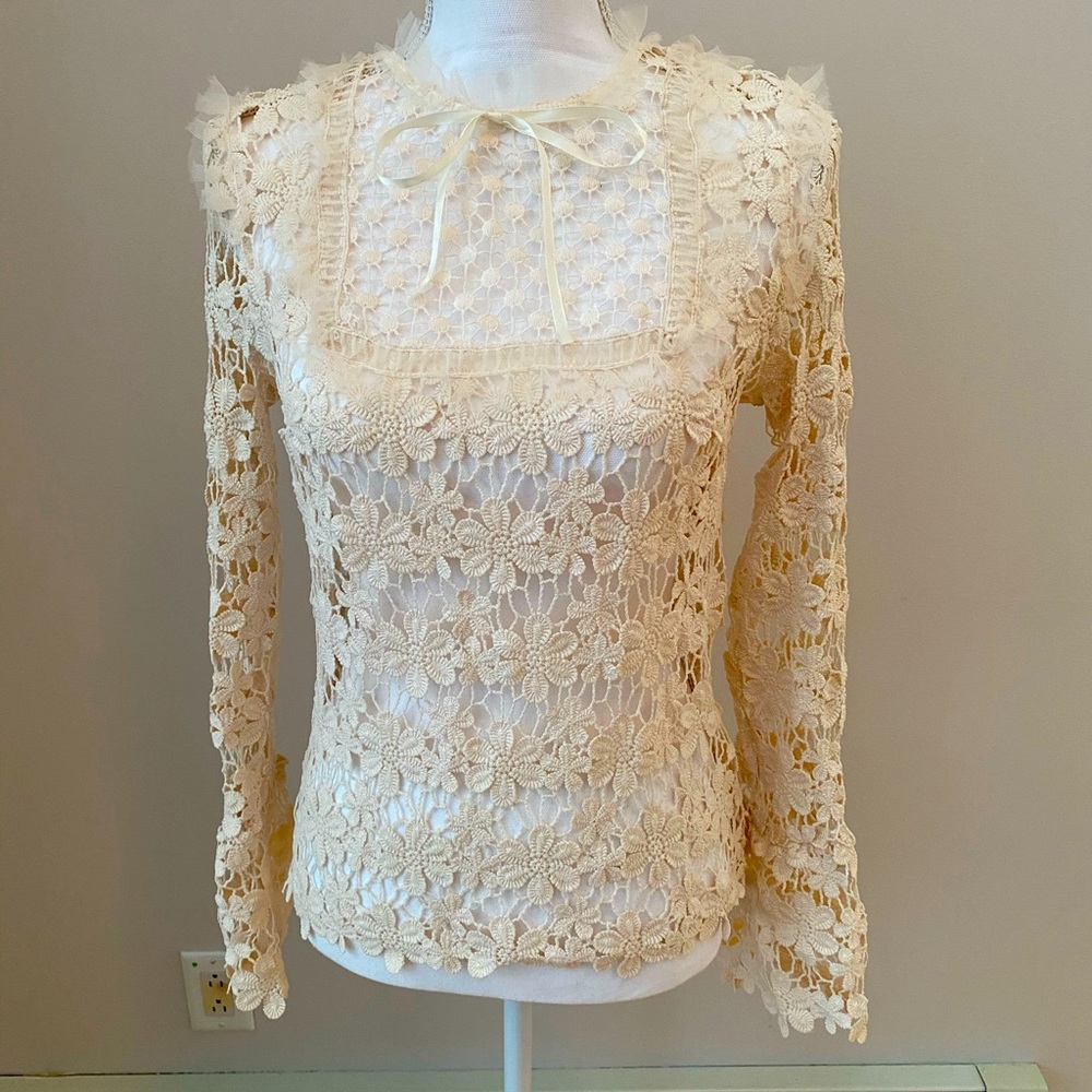 Beautiful lace detailed cream shirt NWOT